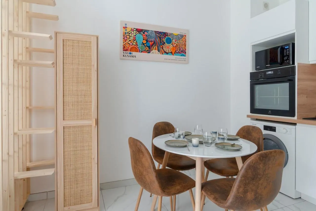 Modern Apartment Next Arc De Triomphe Paris